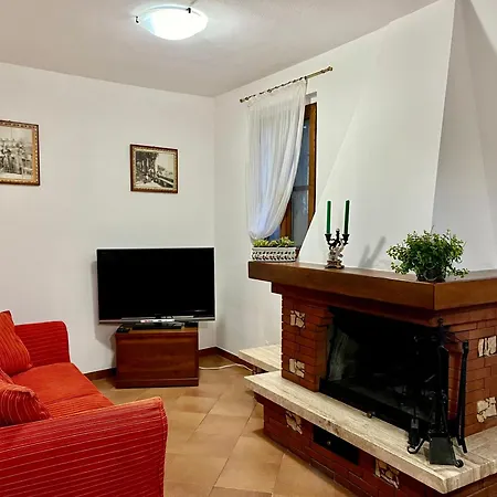 Appartamento Mirella In Centro Storico Casole dʼElsa Exterior foto