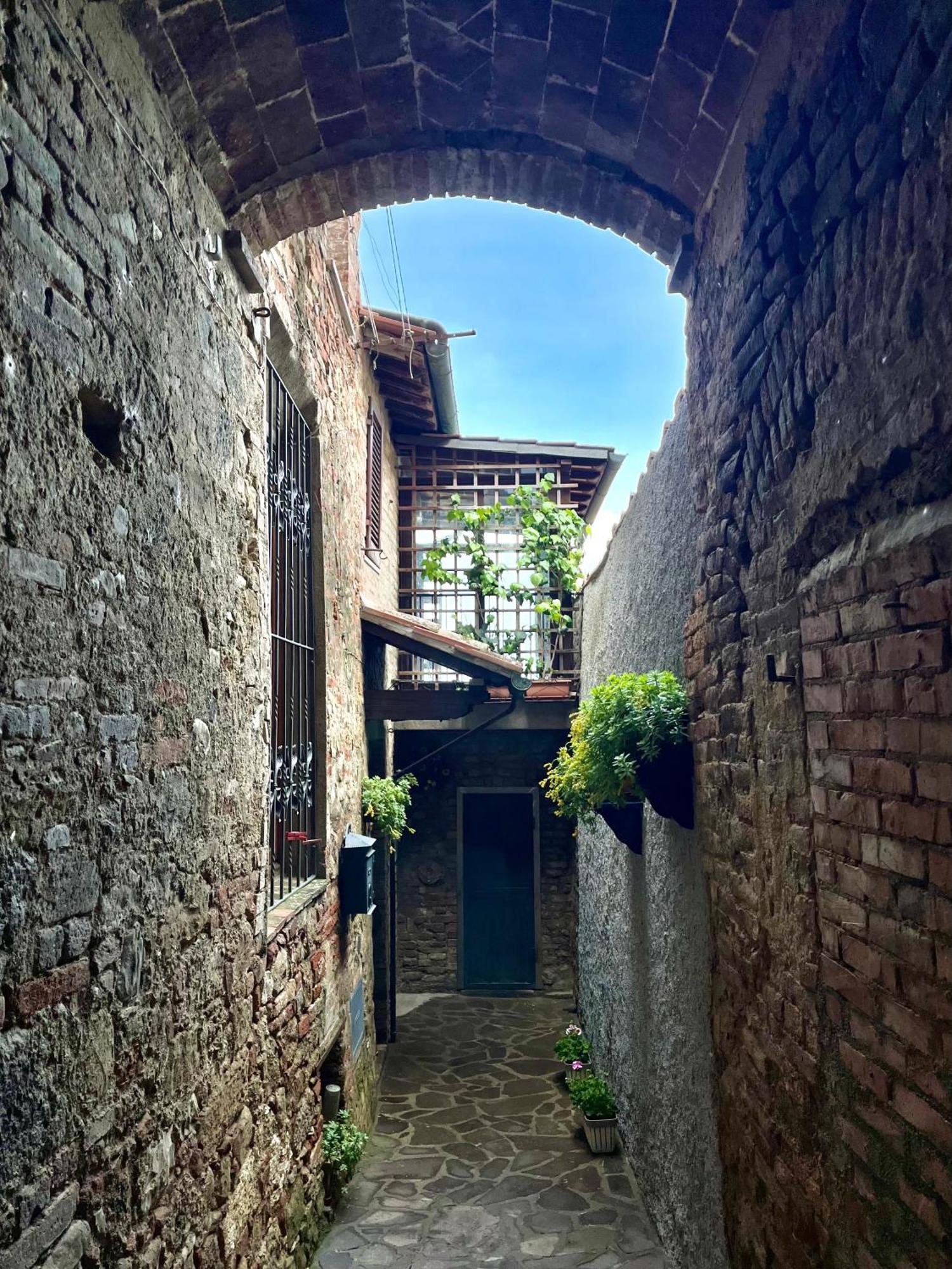 Mirella In Centro Storico Casole dʼElsa